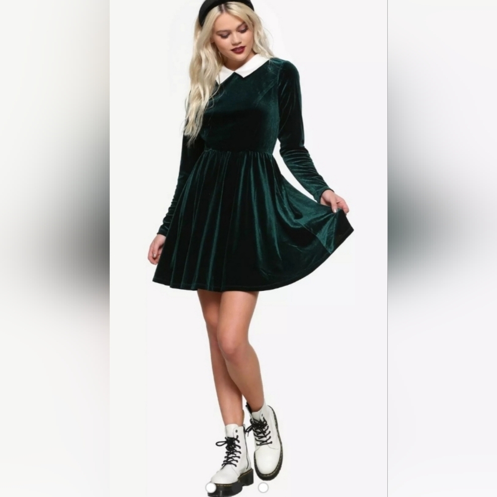 Plus Size Torrid Hot Topic Dress Velvet Size 3 3x 22/24 Green Crushed Velvet
